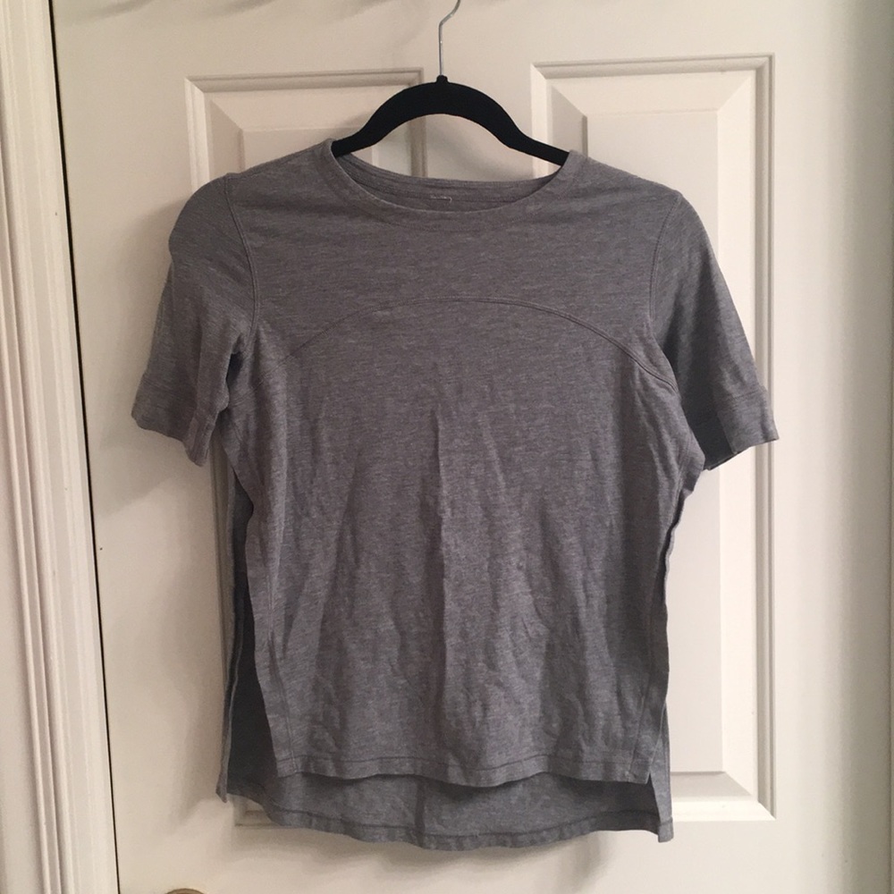 LULULEMON SIDE SLIT TEE